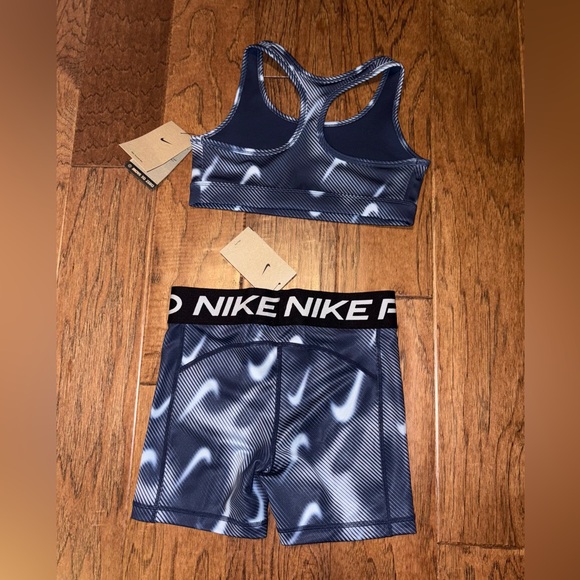 NWT Nike Pro Sports Bra & Bike Shorts Set Girls Size Large - Picture 2 of 3